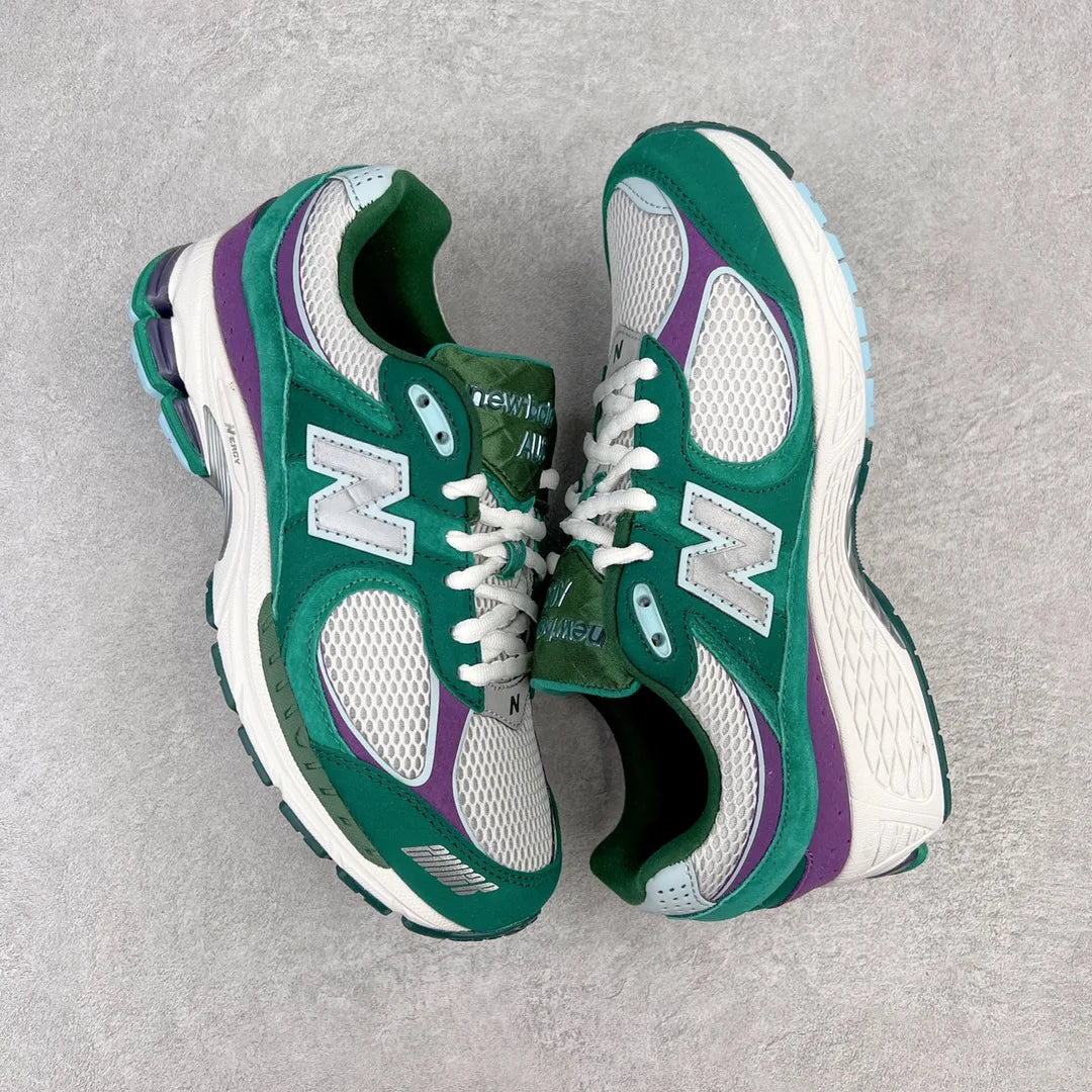 NewBalance NB2002