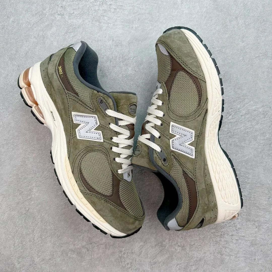 NewBalance NB2002