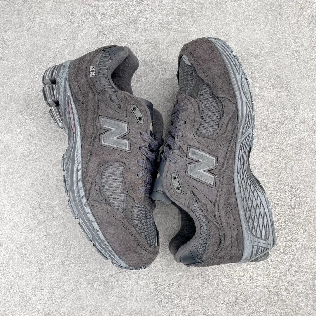 NewBalance NB2002