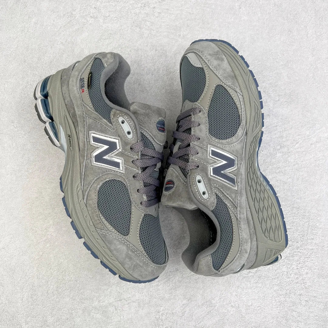 NewBalance NB2002